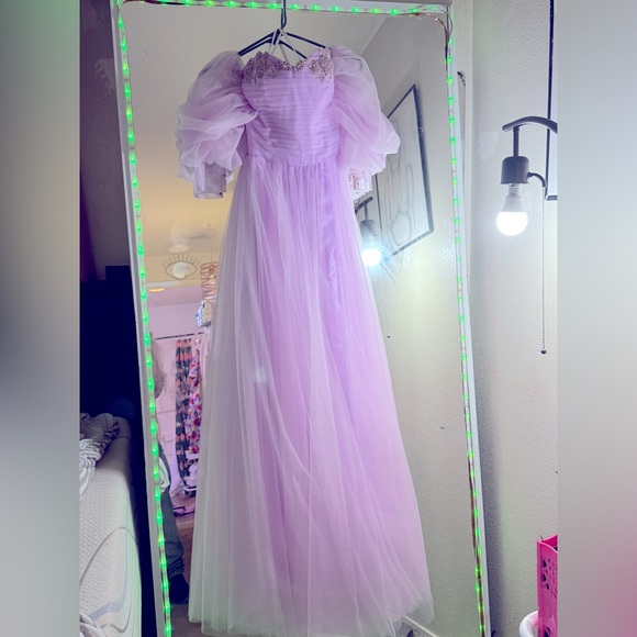 Ball Gown Off-the-Shoulder Long Tulle Prom/Formal Dress - Picture 1 of 8